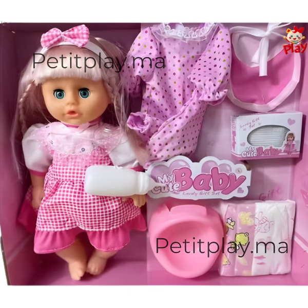 poupée bébé avec accessoires